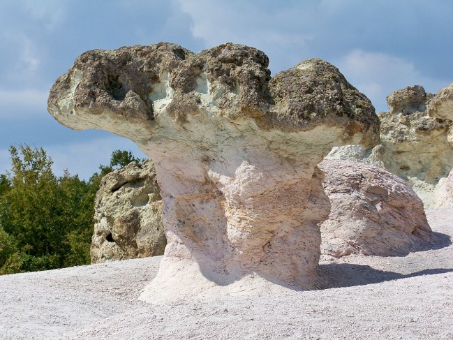 1280px-Bulgaria-The_Stone_Mushrooms-03