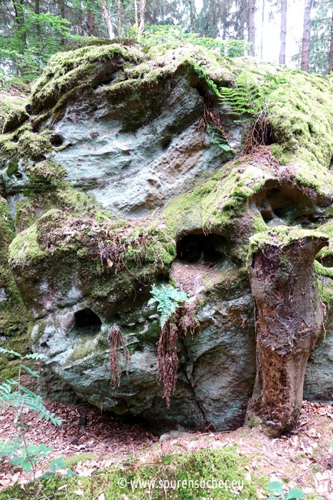 TeufelsteinMarkante-Nachbarfelsen3