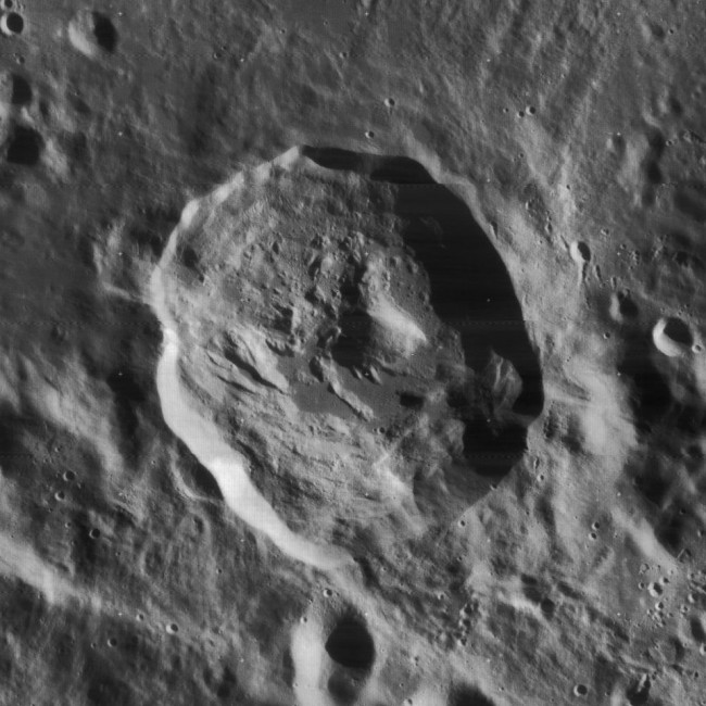 Rutherford_crater_4130_h3