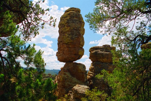 A089,_Chiricahua_National_Monument,_Arizona,_USA,_2004.jpg